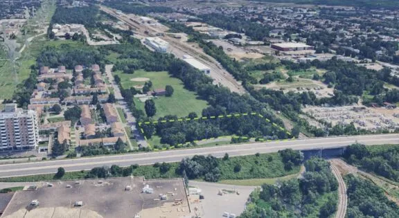 Vue du terrain vacant au 1200 Ledbury