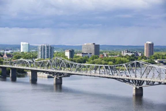 View of the Alexandra Bridge from Ottawa, summer 2007. Credit: NCC