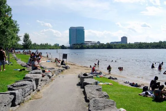 Urban Park Leamy Lake08 04 Beach