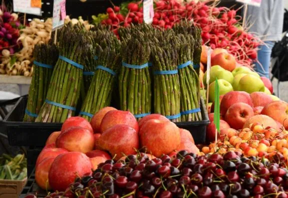 Farmers' market