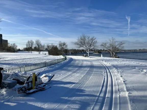 Les braves de la neige sur le Sentier de la capitale
