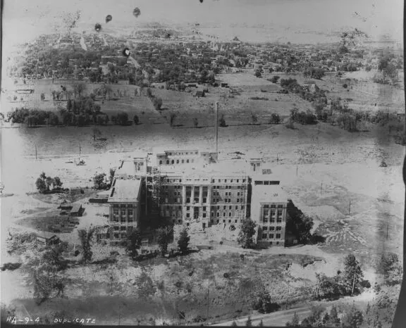 Construction of the Civic Hospital. No date but the hospital opened in 1924. Credit: National Capital Commission