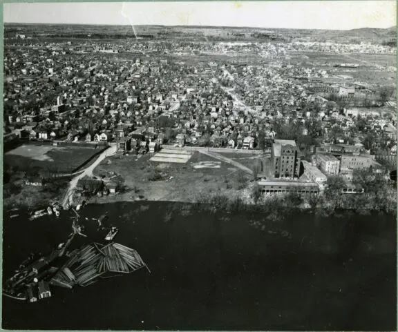 Aerial view of Jacques Cartier Park, Hull, Quebec. Credit: Library and Archives Canada / National Capital Commission fonds / e999914948
