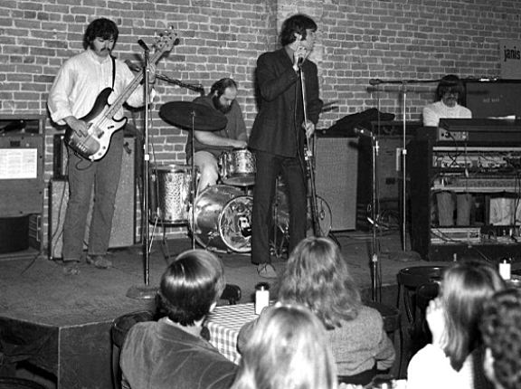 Le Hibou, photo credit: Photographic Stores Limited, Dave Sproul Photo Collection, “Ottawa band Modern Rock Quartet at Café Le Hibou”, ca. 1970, City of Ottawa Archives, MG397-7000050
