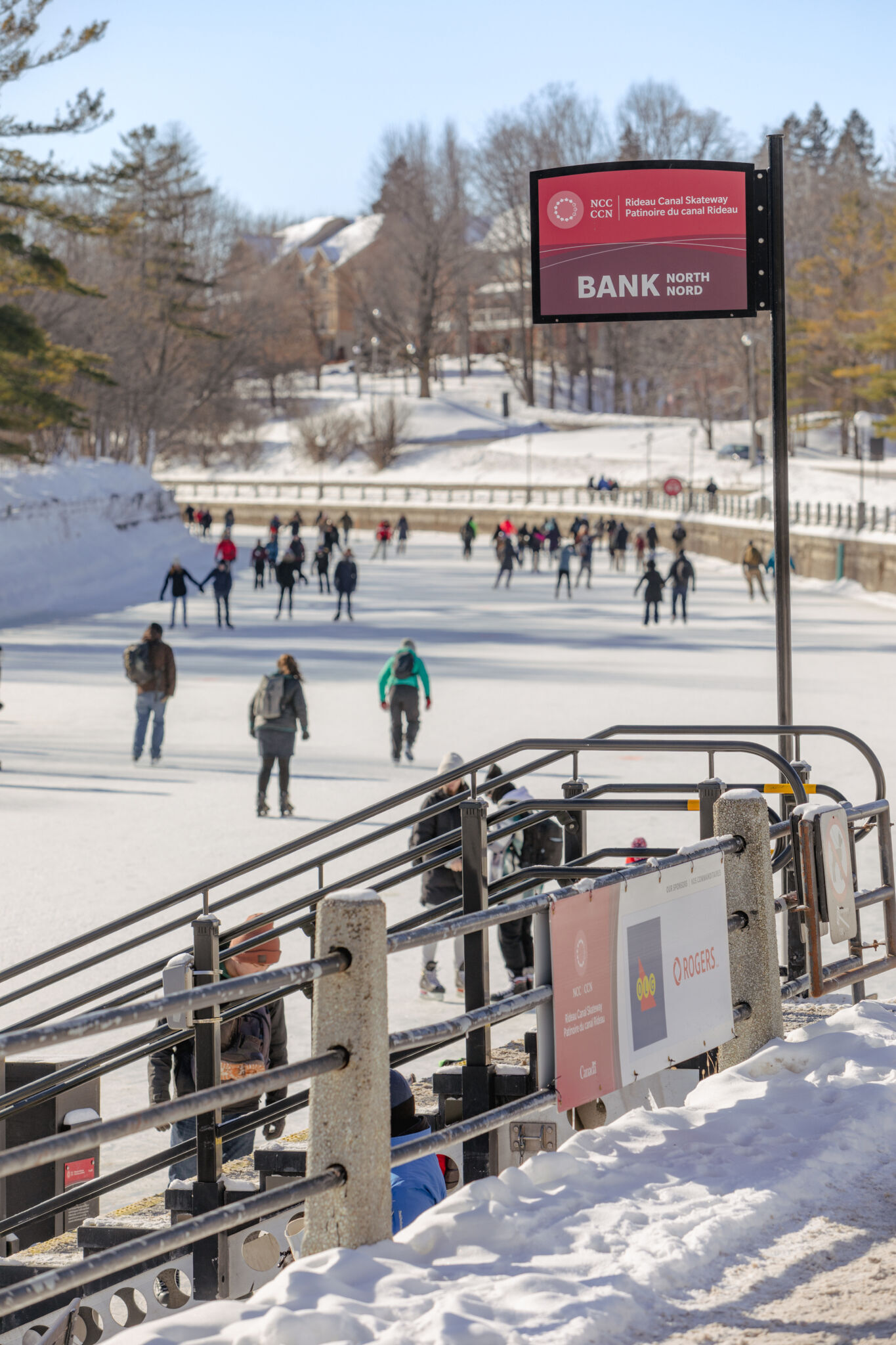 Point d'accès à la patinoire du canal Rideau, à Bank Nord.