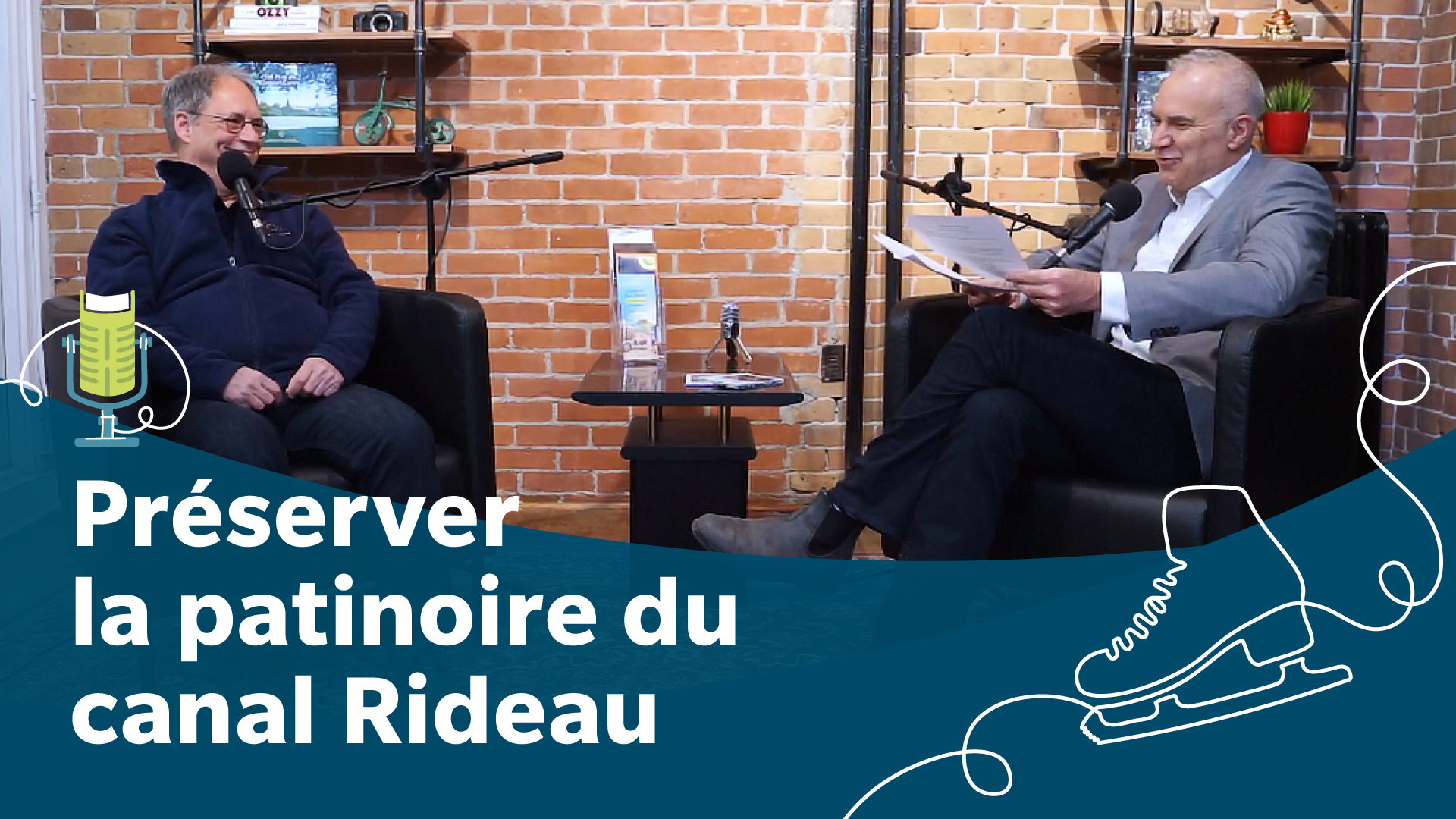 Photo de Tobi Nussbaum avec son invité, Bruce Devine. Sur l’image figure une illustration d’un microphone en forme de livre, dont le câble forme artistiquement la silhouette d'un patin.