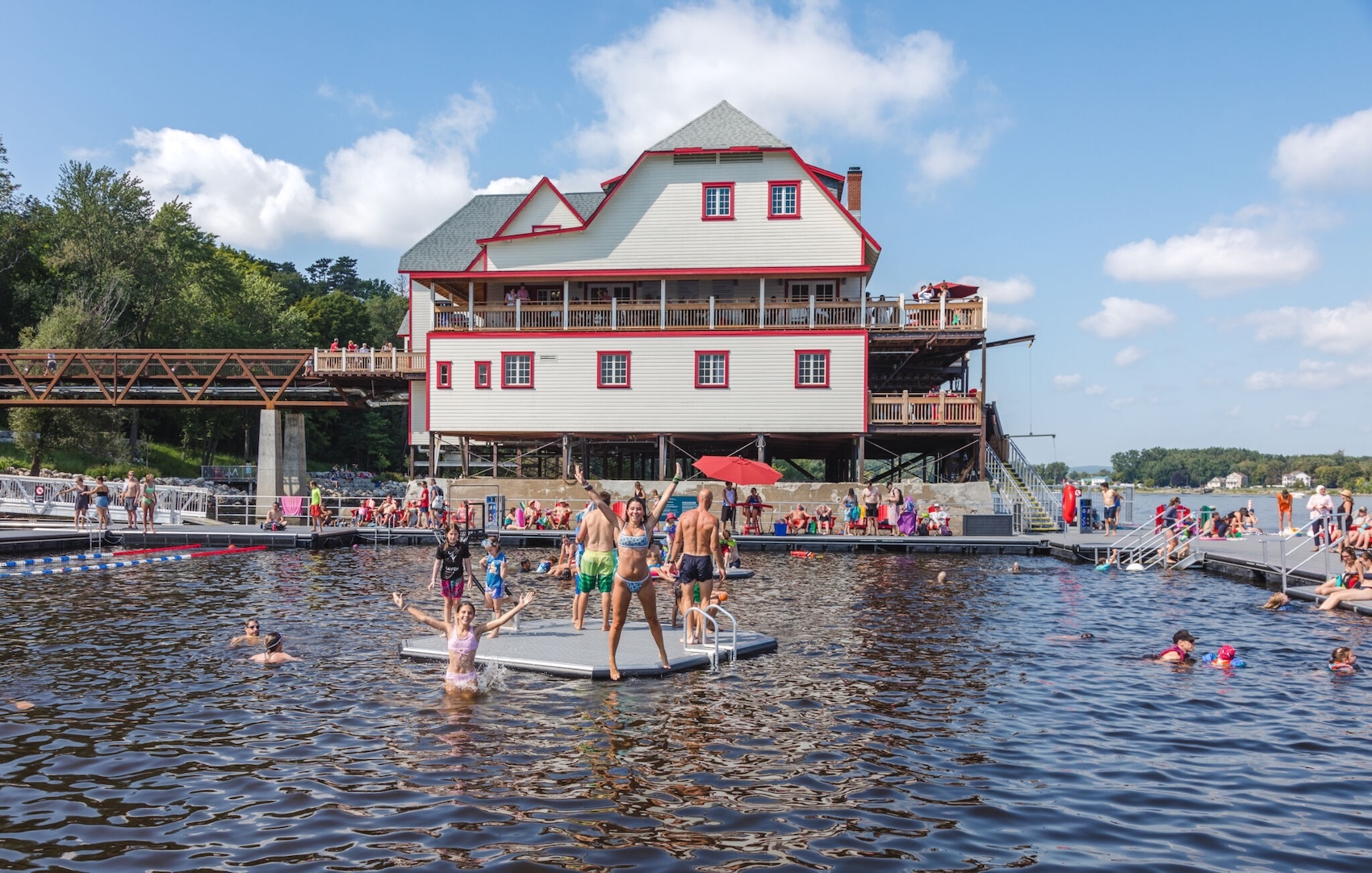 Dock riverhouse