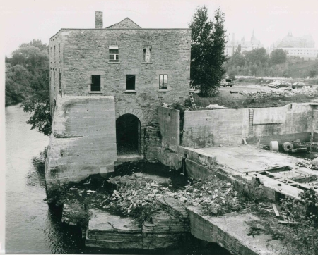 Usine Thompson-Perkins avant la restauration